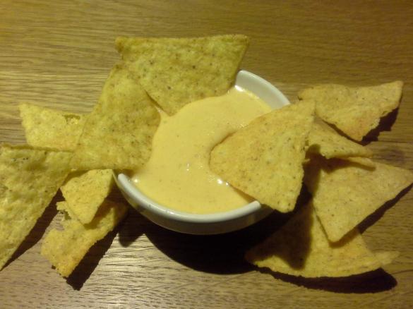 Käsesauce zu Nachos