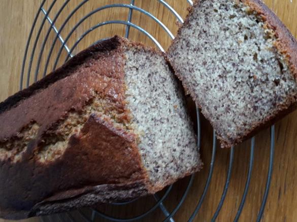 Bananenkuchen (Banana bread)