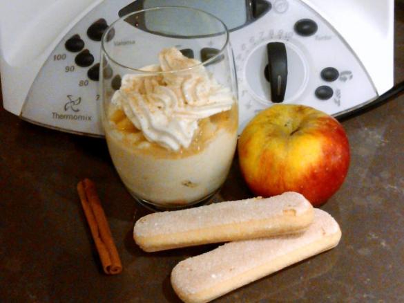 Apfel-Schicht-Dessert