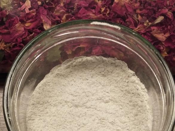 Nervenzucker mit Rosenblüten