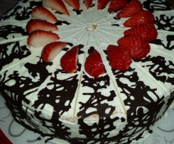 Erdbeer- Jogurette Torte