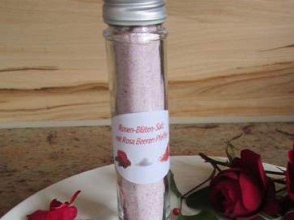 Rosen-Blüten-Salz mit Rosa Beeren Pfeffer