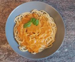 Tomaten- Spinat- Frischkäse- Sosse mit Spaghetti