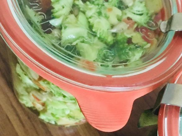 Brokkoli mit Sonnenblumenkerne