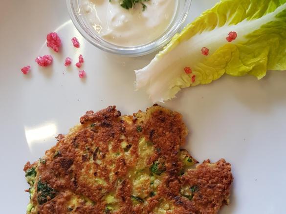 Gerrys Zucchini-Datschi  (Puffer für die Nichtbayern) in Kokosöl gebraten