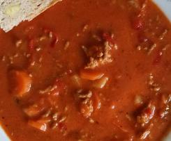 Tomatensuppe mit Hackfleisch Puszta