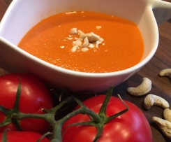 Geröstete Tomatensuppe mit Cashewnüssen