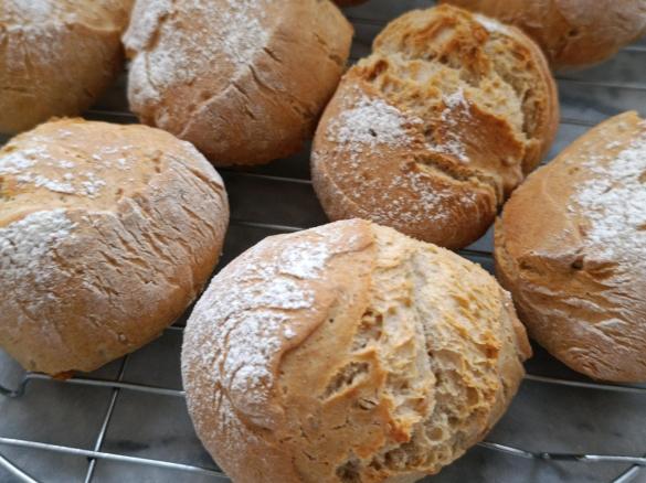Dinkelbrötchen schnell - mit Trockenhefe
