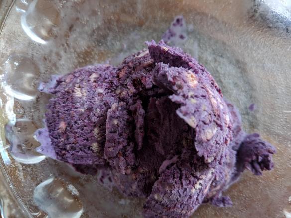 Eis (Milchmädchen Blaubeereis)