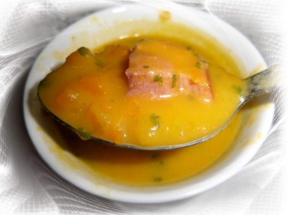 Möhrensuppe mit Kassler