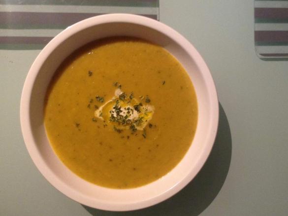 Herbstliche Süßkartoffel-Pastinakensuppe