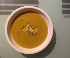 Herbstliche Süßkartoffel-Pastinakensuppe