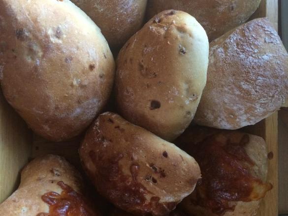 Rustikale Speckbrötchen