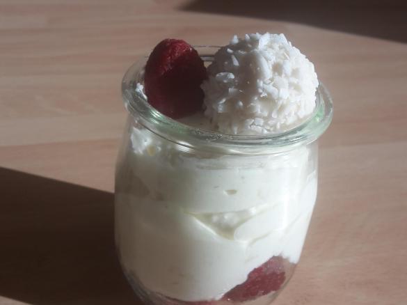 Variation Raffaelloquarkcreme mit Schmand