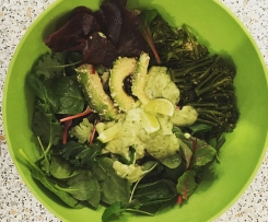 Green Bowl mit Brokkoli