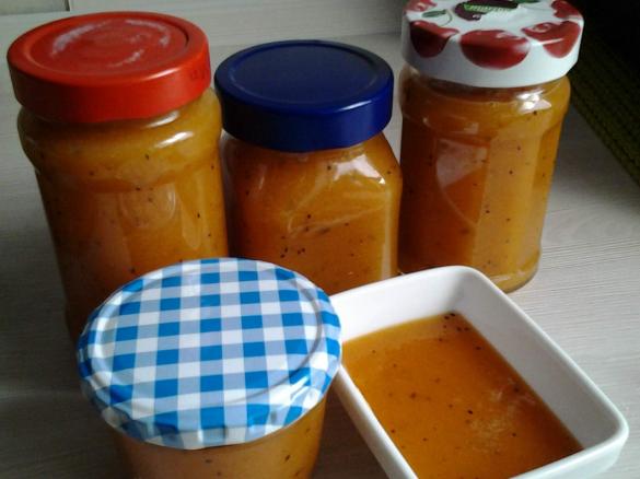 Apfel-Möhren-Kiwi-Vanille-Marmelde