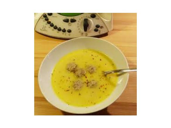 Kartoffelsuppe mit Brätklößchen