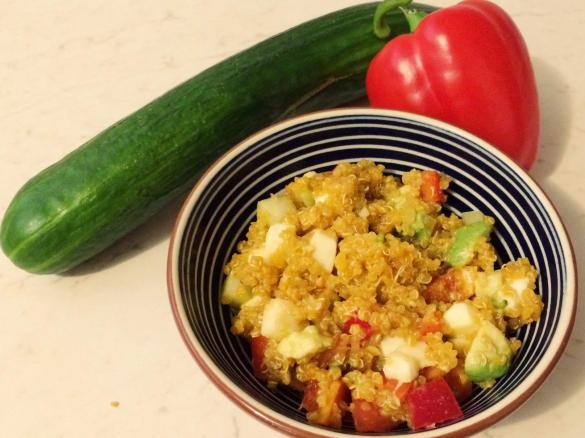 Kalt-warmer Quinoa-Salat