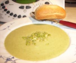 Grüne Erbsensuppe