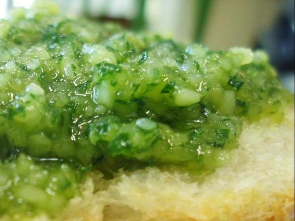 Basilikum-Limonen-Pesto