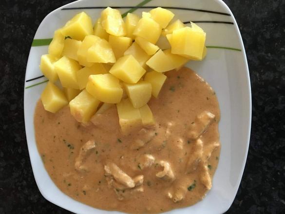 Variation Senfrahm-Geschnetzeltes mit Kartoffeln