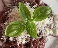 Spaghetti in Rotwein