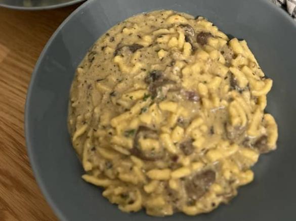 One Pot Spätzle in Champignon-Sahne-Sauce