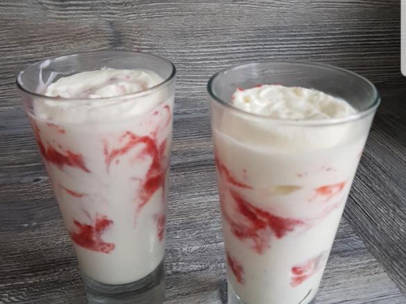 Erdbeer-Kokos-Traum Dessert