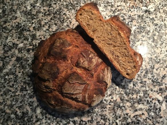 Knuspriges Kümmel/Leinsamenbrot (Mischbrot)