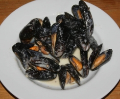 Miesmuscheln in Weißweinsoße 