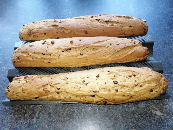 Speckbaguette mit Röstzwiebeln