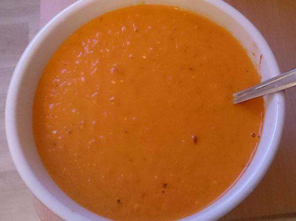 Tomaten-Feta-Suppe