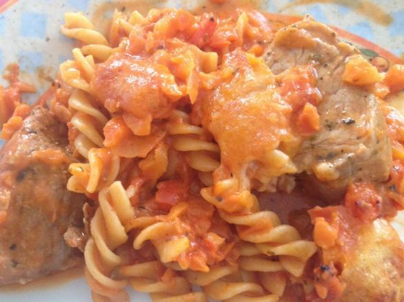 Schweinefilet mit Vollkornnudeln aus dem Ofen