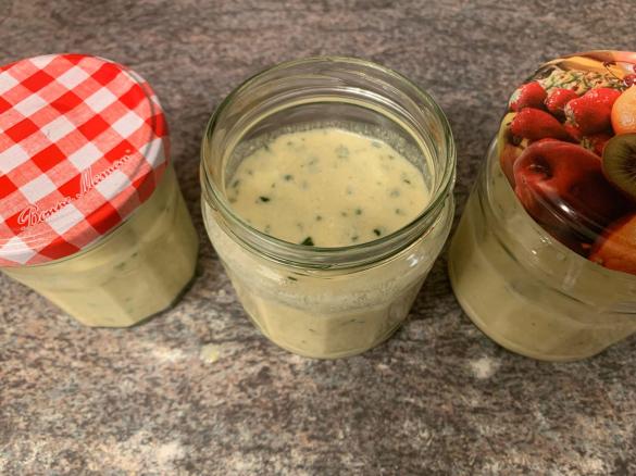 würzig - cremiges Salatdressig mit Senf