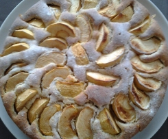 Variation von schneller Apfelkuchen mit Nuss