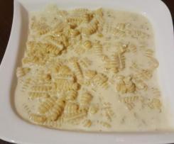 Schnelle Käse-Sahne-Sauce