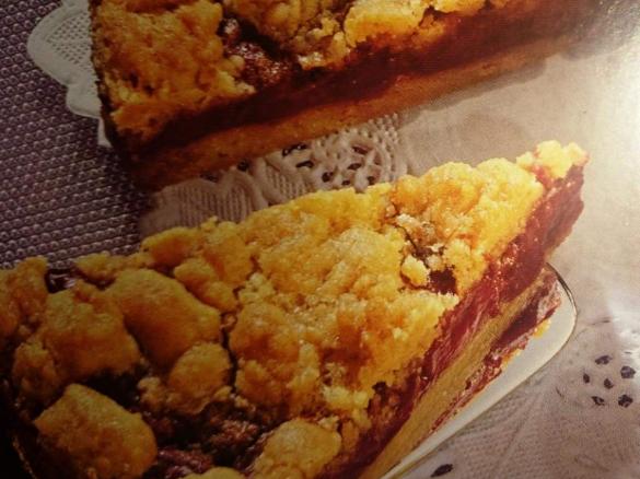 Streuselkuchen mit Kirschen