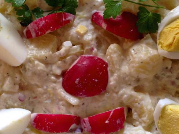 Kartoffelsalat mit Remoulade und Joghurt 