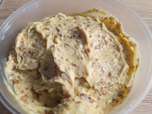 Röstzwiebel-Grillbutter