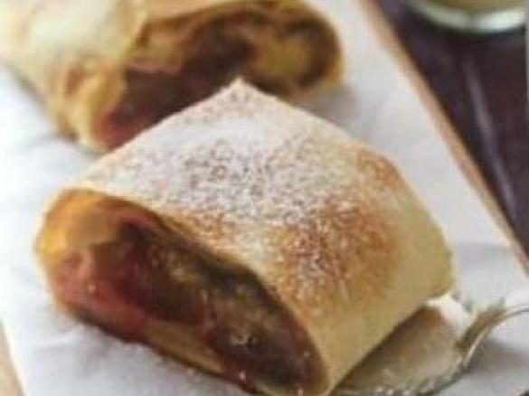 Pflaumenstrudel mit Streuseln