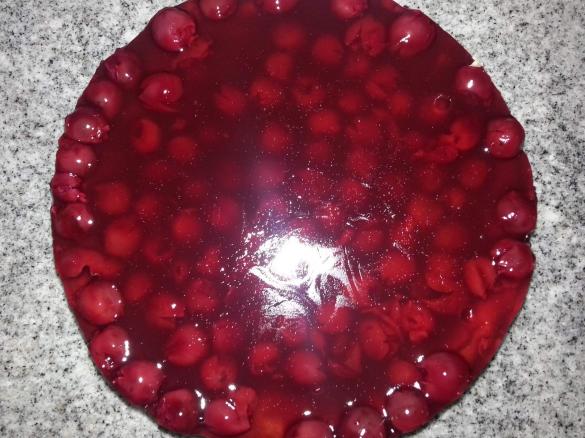 Käsekuchentorte mit Zimtkirschen