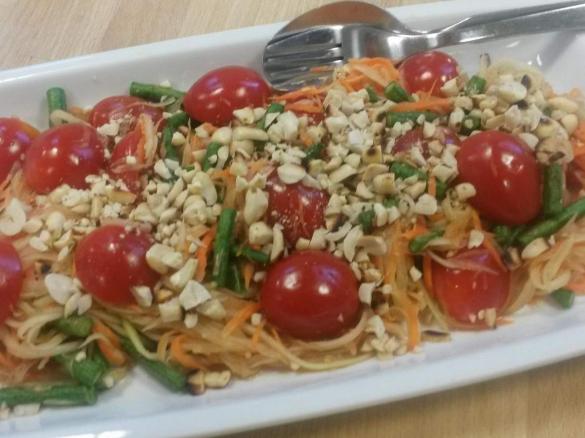 Original thailändischer Papayasalat / Karottensalat