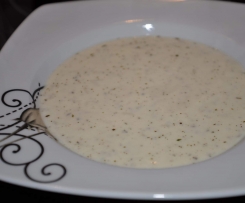 Yayla Corbasi (Türkische Joghurt-Minz-Suppe)