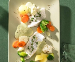 Gemüse-Fischplatte mit leichter Käsesoße