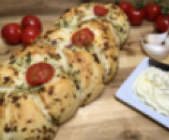 Fluffiger herzhafter Knoblauch Hefezopf