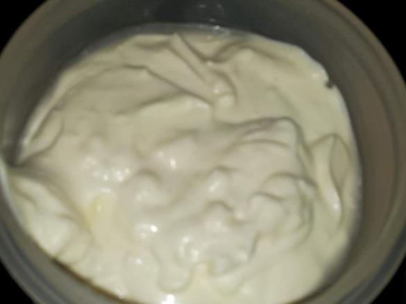 Variation von  Knoblauchsoße zum Grillen oder für Fondue