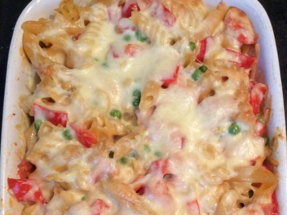 Schinken-Gemüse-Nudelauflauf mit Käse-Sahnesauce