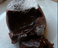 Flüssiger Schokoladen muffin aus dem Varoma