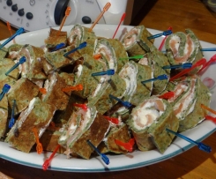 Bio-Spinat-Wraps mit Lachs gefüllt