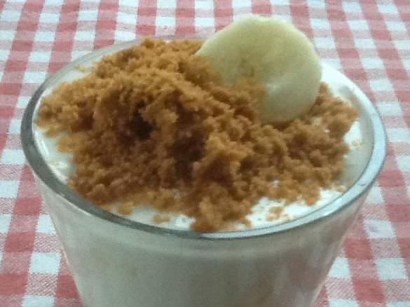 Joghurt mit Banane und Keks - gute Resteverwertung 